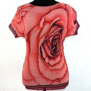 J.T.B. Red & black rose stretchable T-shirt